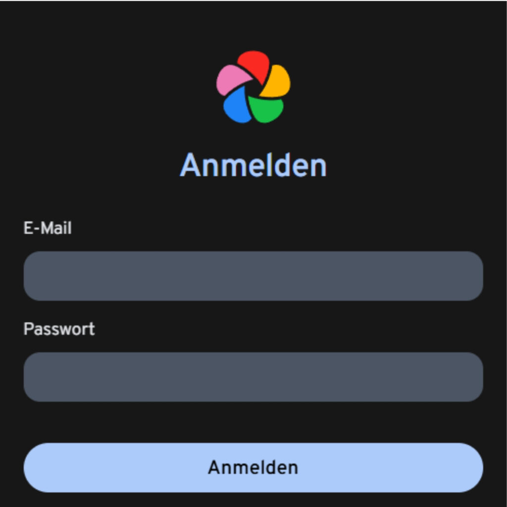 Anmeldebildschirm für die Immich-Anwendung mit E-Mail- und Passwortfeldern sowie dem Immich-Logo.